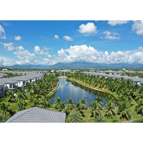 https://media.eoding.com/media/travelagent/1722/imagecontent/%EB%A9%9C%EA%B9%9C%20%EC%A0%84%EA%B2%BD555.JPG