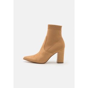 3692726 Steve Madden RESEARCH - Classic ankle boots camel