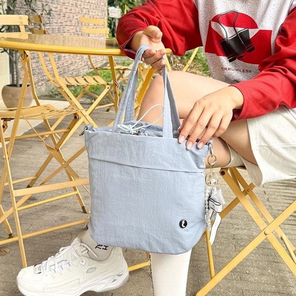 [옷자락] 여성 스트릿패션 나일론 무지 조임끈 사각 크로스백