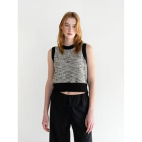 CONTRAST RIB HALTERNECK KNIT TOP (BLACK)