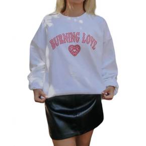 4868573 FRIDAY + SATURDAY Burning Love Sweatshirt In White