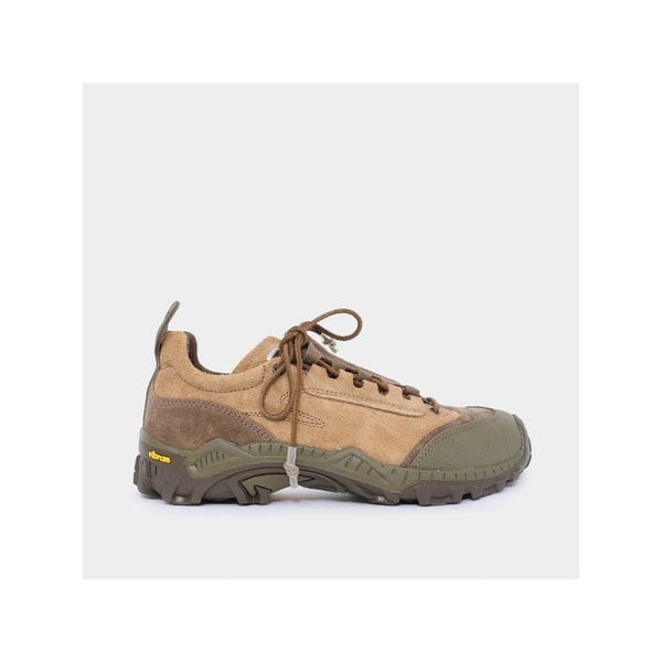 아워레가시 26SS 게이브 우드랜드 스웨이드 남성 스니커즈 A2267GWO