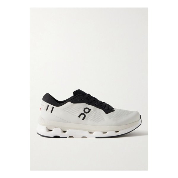 러닝 클라우드존 스트레치  니트 스니커즈 화이트 1647597358636983