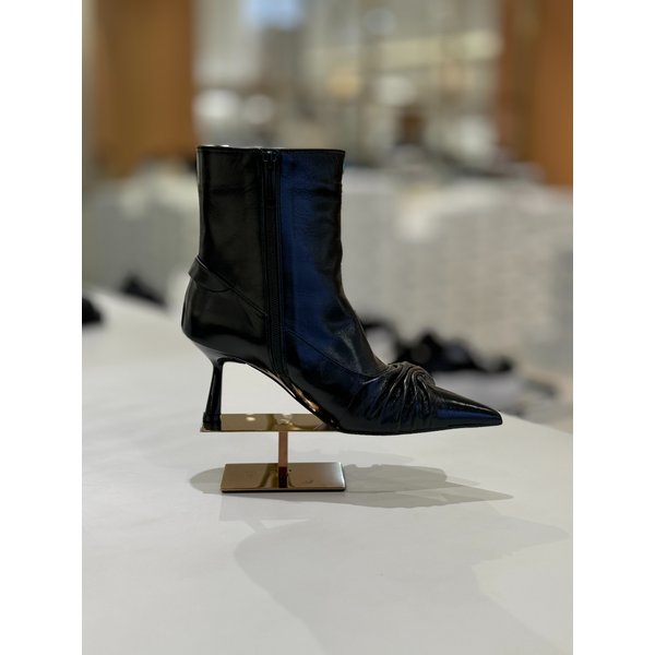 [시흥점] (슈콤마보니] 러플 앵클 부츠 (블랙) DG3CW24505BLK