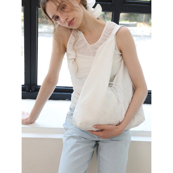 [리퍼브] Jeanne Flower Jacquard Shoulder Bag_White