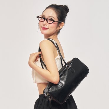 리끌로우 SIO BAGUETTE BAG BLACK