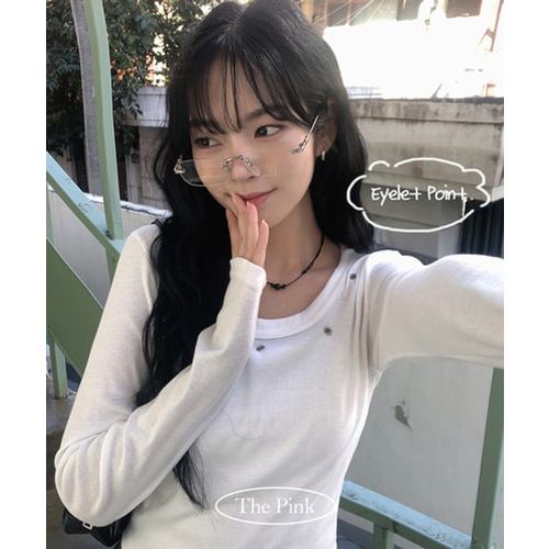 더핑크 / 이룬 슬림핏 아일렛 크롭 긴팔티
