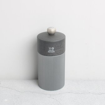 2. 푸조 라인 다크..