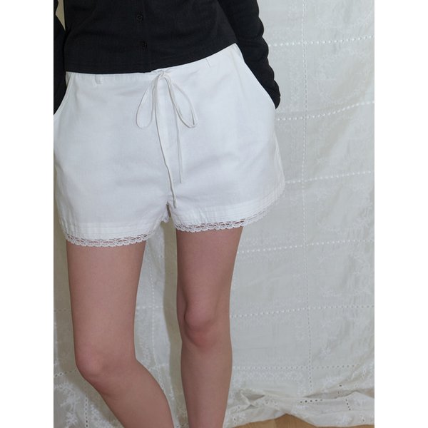 Lon lace shorts (white)