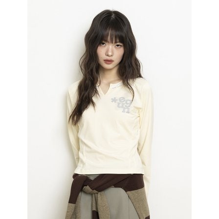 유젠 레이스넥 세미 크롭 롱슬리브 티셔츠_크림버터