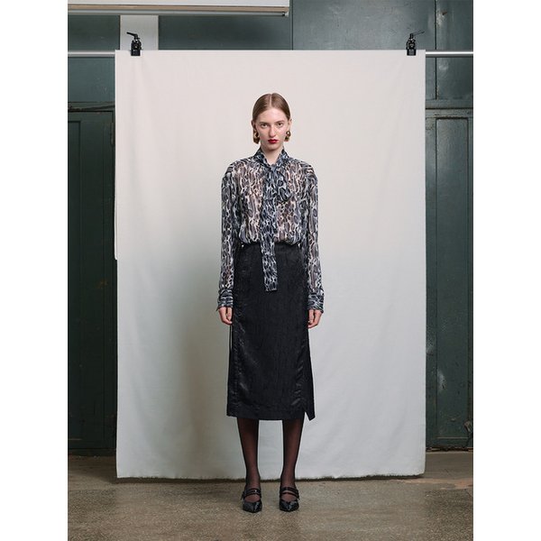 BLACK WRINKLED SELF TIE MIDI WRAP SKIRT