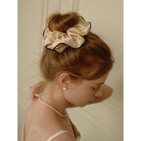 silk line scrunchie