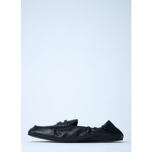 Logo Motif Leather Loafers