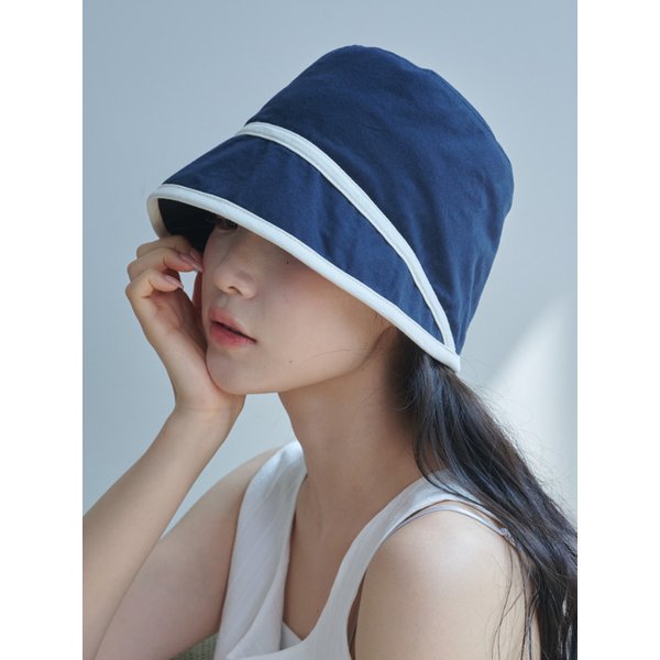 Contrast Line Moon Bucket Hat (2 Colors)
