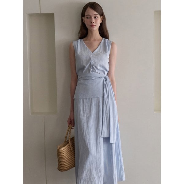 [세트] 플로우 타이 블라우스 + 플로우 스트랩 플레어 스커트 블루 J1785