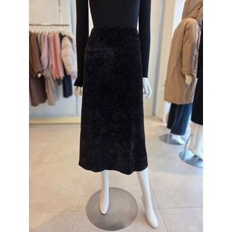 더아이잗 [여주점] [더 아이잗] 여성 벨벳 텍스처 플레어 스커트 (IRBM0SK721)