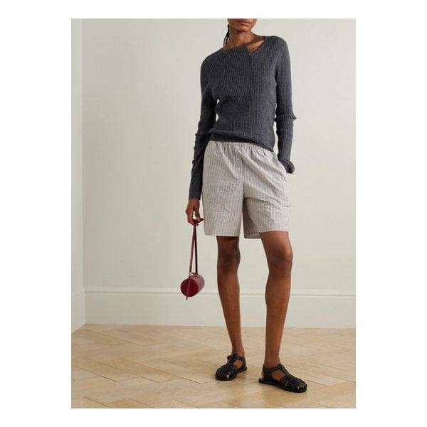 데이지 스튜디오 비대칭 컷아웃 골지 코튼 캐시미어 스웨터 차콜 1647597359857560