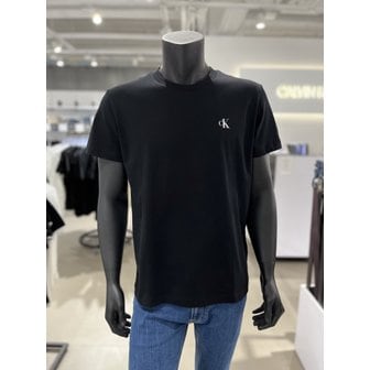 Calvin Klein Jeans [시흥점] 남성 레귤러핏 CK 스몰로고반팔 티셔츠 (J322254-BEH)