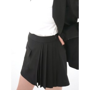 Pleated Detail Short Pants _Black