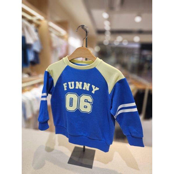 [파주점] (BL)  레터링 베색 맨투맨 8611933202