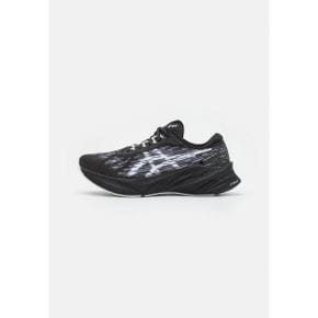 4727114 ASICS NOVABLAST 3 - Neutral running shoes black/white