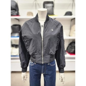 Calvin Klein Jeans [파주점] [캘빈클라인진]CK진여성 스몰로고 나일론 보머 크롭자켓(J223496-BEH)