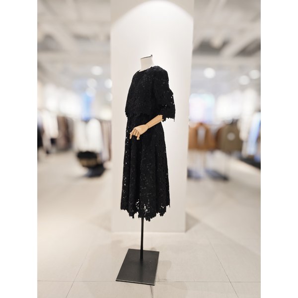 [파주점] [더아이잗컬렉션]시스루 플라워 아플리케 원피스 CR4A0OP211