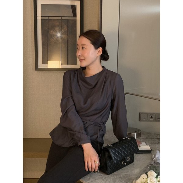 에르 드레이프 벨트블라우스_ CHARCOAL