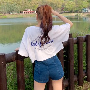 컬리 레터링 크롭 반팔티_P305907416