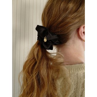 피오레 classic silk scrunchie