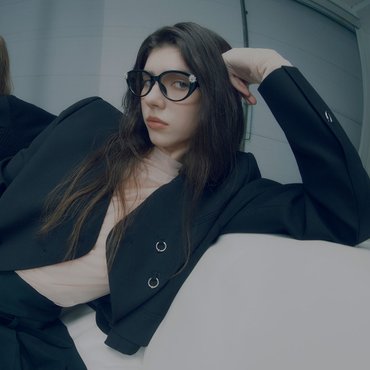레이브 Ring Button Crop Jacket in Black VW4AJ051-10