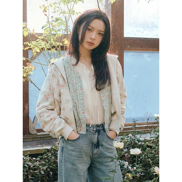 [KiiiKiii PICK] 플라워 패턴 브이넥 블라우스_T262MBL154W