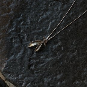 BIRD NECKLACE