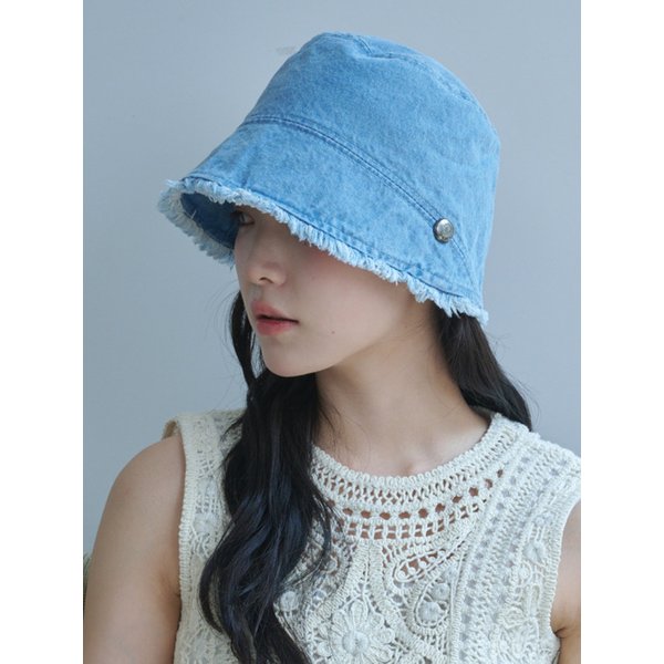 Frayed Hem Moon Bucket Hat (2 Colors)