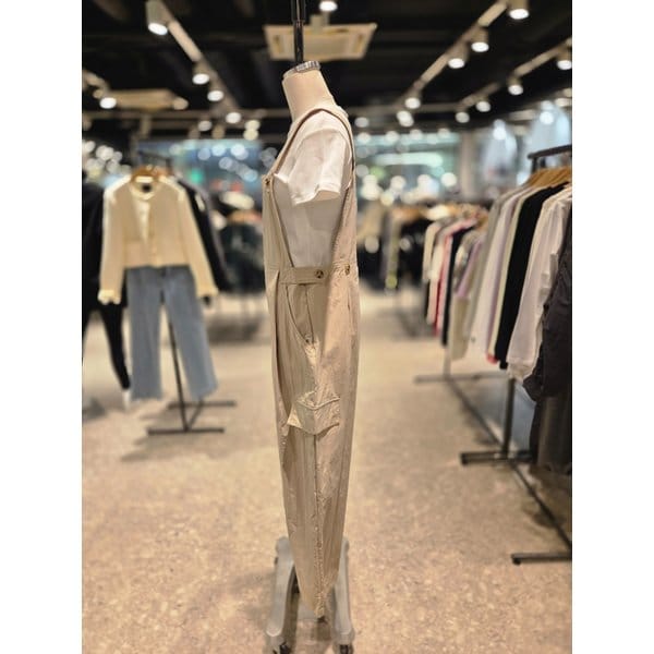 [파주점] 랩 스트링 카고 비죠 장식 점프수트 AQ3WO821