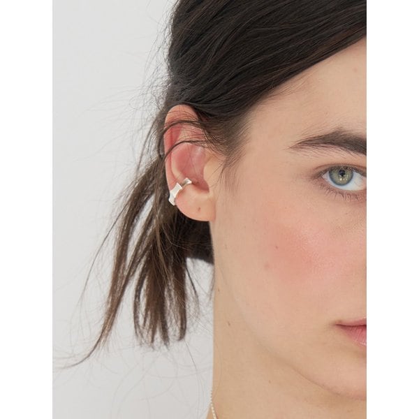 Amone Wave Ear Cuff