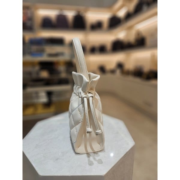 [부산점] 다이아퀼팅 백 M251MQ5361