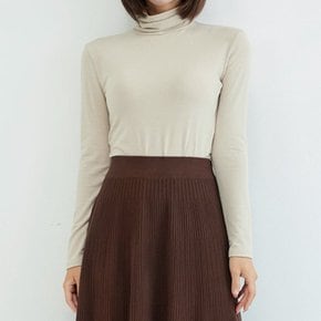 하이넥 슬림 핏 긴팔 티셔츠_M2512TS117D