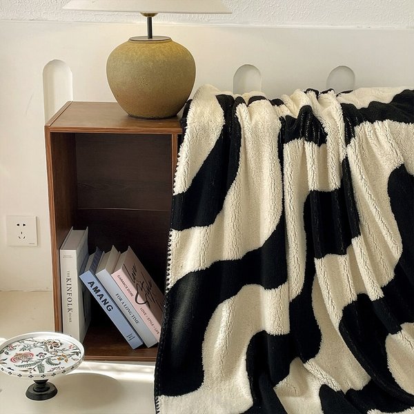 확대된 대표 이미지 P