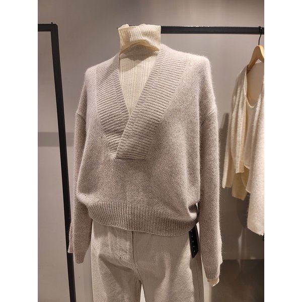 [여주점] 라쿤 딥 브이넥 니트(SAKP57461)