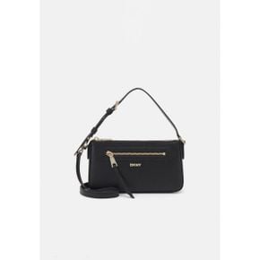 4790349 DKNY BRYANT DEMI - Handbag black/gold