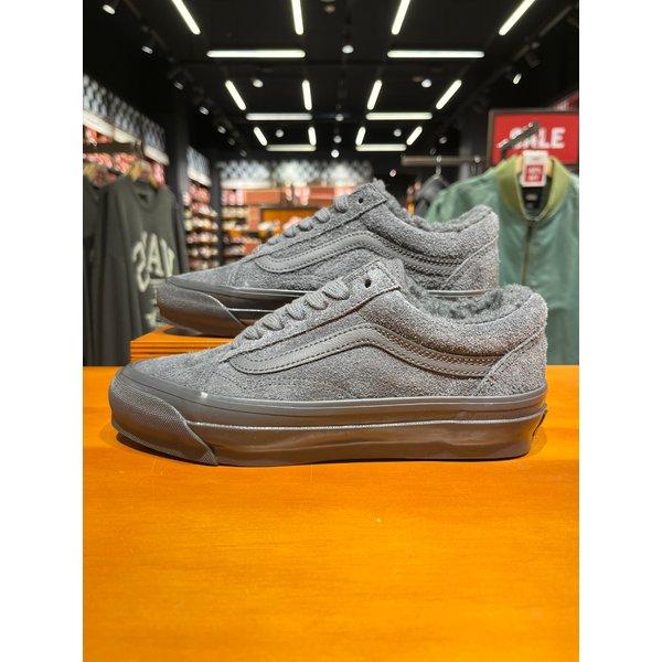 [시흥점] 남녀공용 스니커즈 Mte 셰르파 올드스쿨 (챠콜)(VN000CY21O7)