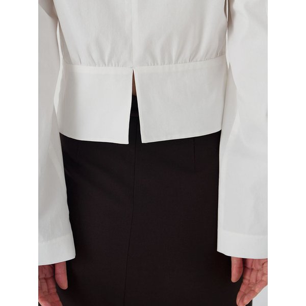 Minimal back slit cotton blouse