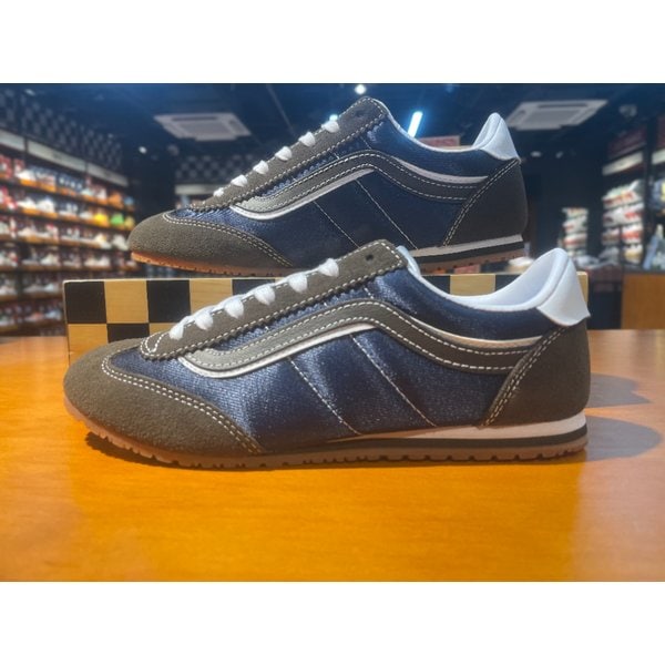 [여주점] (남여공용) 스니커즈 슈퍼 로우프로 (차콜) (VN000D83BF1)