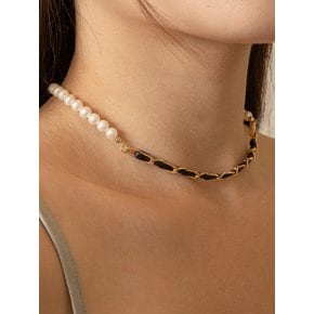 Point Half Pearl Necklace