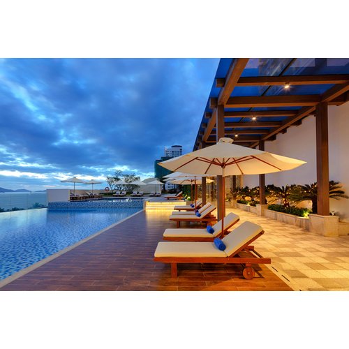 https://media.eoding.com/media/travelagent/205/imagecontent/VPCBNT_Pool17_3I8nhVk.jpg