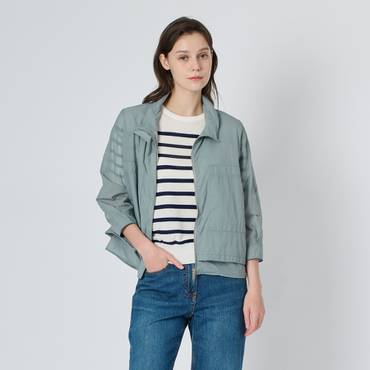BCBG 하이넥 라이트 점퍼 B4F7R171