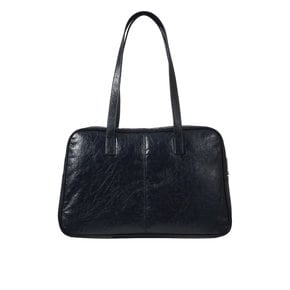 Trapezoid Pillow Shoulder Bag (dark navy)