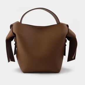 [해외배송] 아크네스튜디오 무수비 미니 탑 핸들백 A10093- 640 CAMEL BROWN