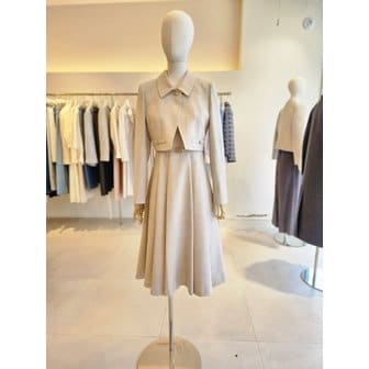 JJ지고트 [여주점] [JJ 지고트] 여성 로고 버튼 재킷 플레어 원피스 GS2A0OP811